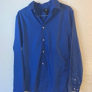 H&M blue button down shirt